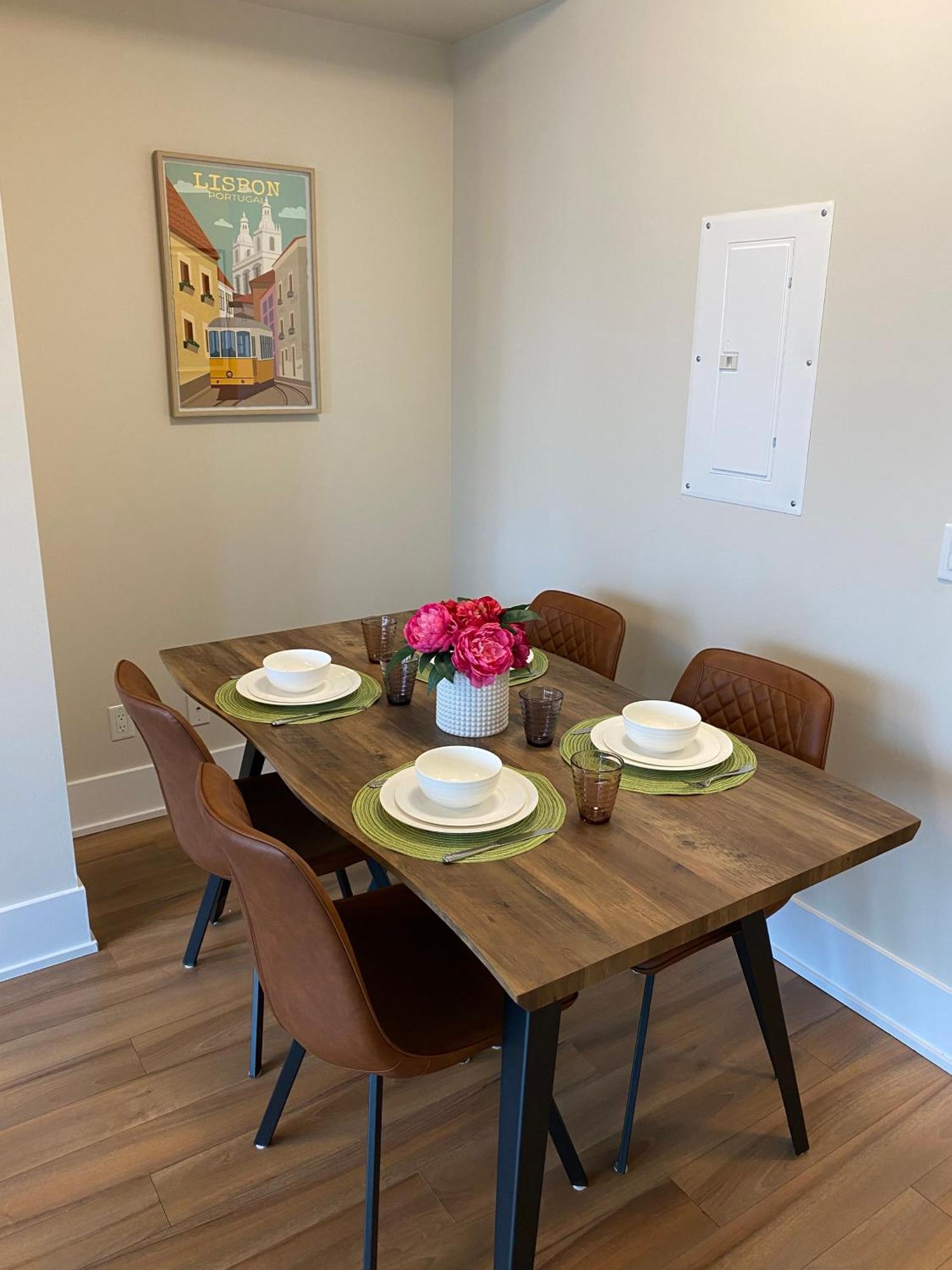 Central Toronto Suite - Free Parking, City Views, Near Cn Tower Ngoại thất bức ảnh