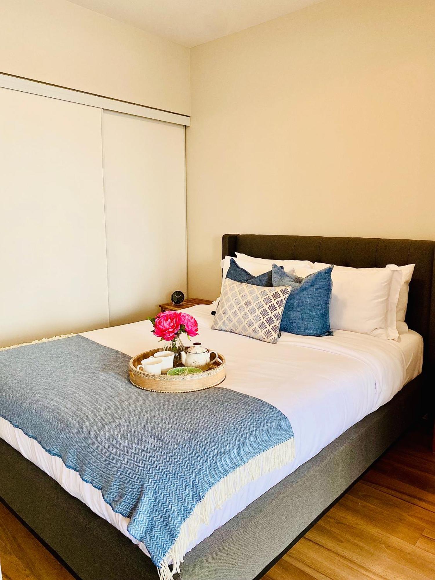 Central Toronto Suite - Free Parking, City Views, Near Cn Tower Ngoại thất bức ảnh