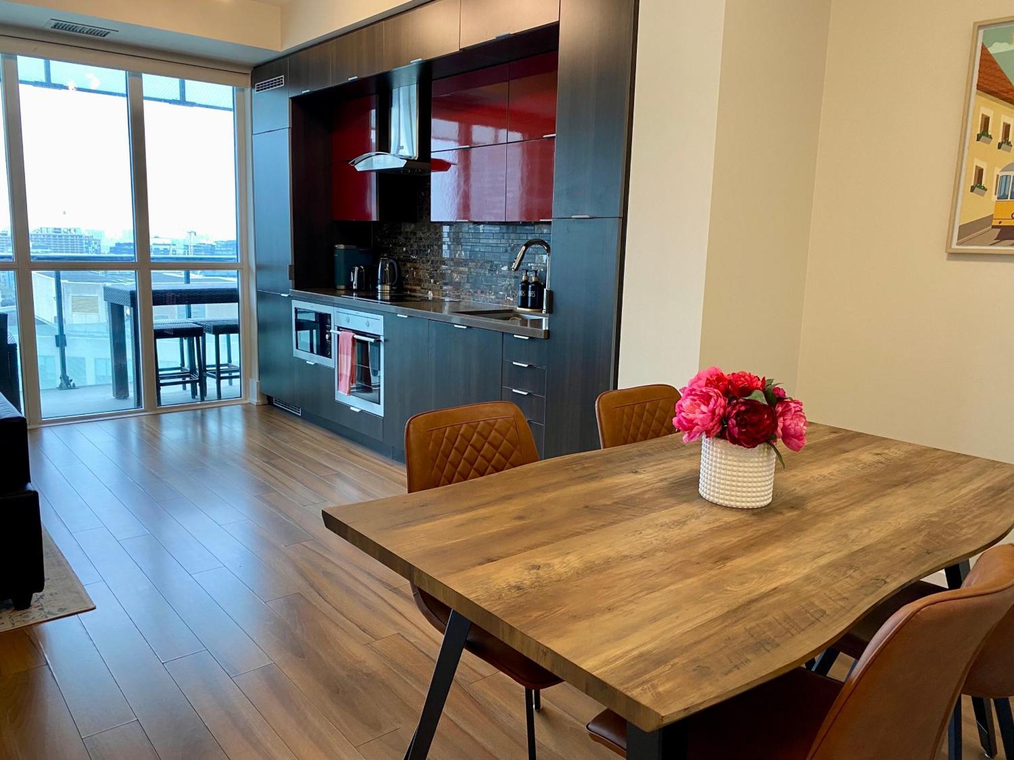 Central Toronto Suite - Free Parking, City Views, Near Cn Tower Ngoại thất bức ảnh