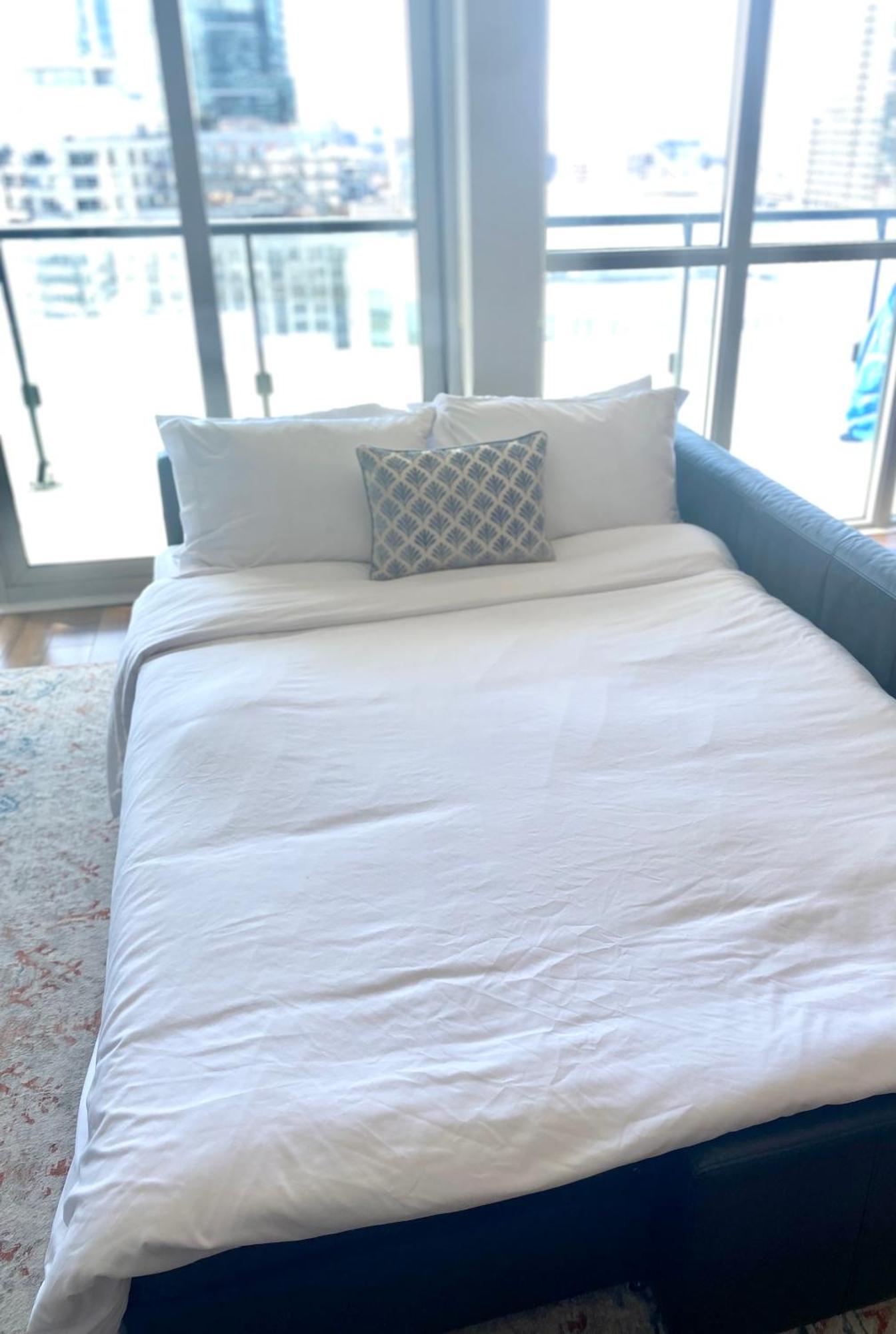 Central Toronto Suite - Free Parking, City Views, Near Cn Tower Ngoại thất bức ảnh